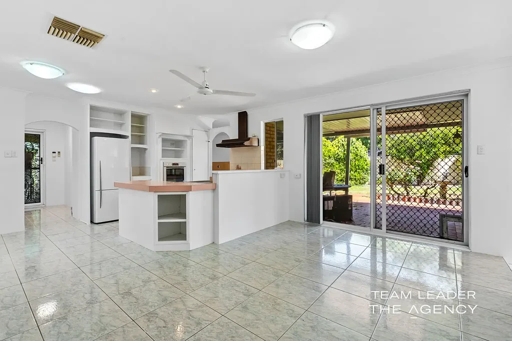 Ballajura 3침실 Charming Family Home !!!