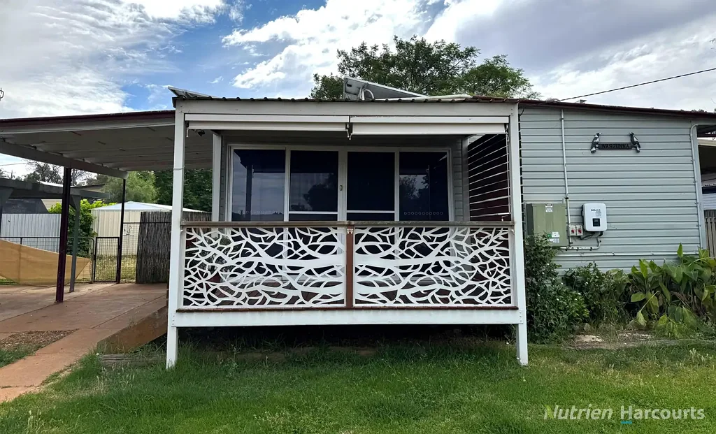 Cobar 3房  Modern, Low-Maintenance Home with Inviting Front Deck!