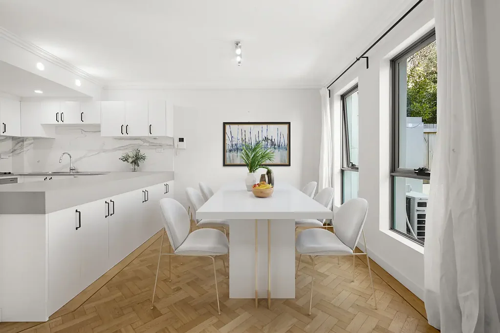 Three Bedroom Townhouse in Fabulous Location