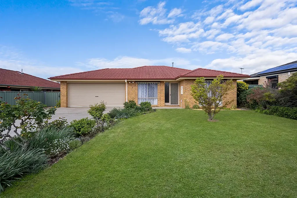 Hamilton 3ਬੈੱਡਰੂਮ BEAUTIFULLY MAINTAINED BRICK HOME
