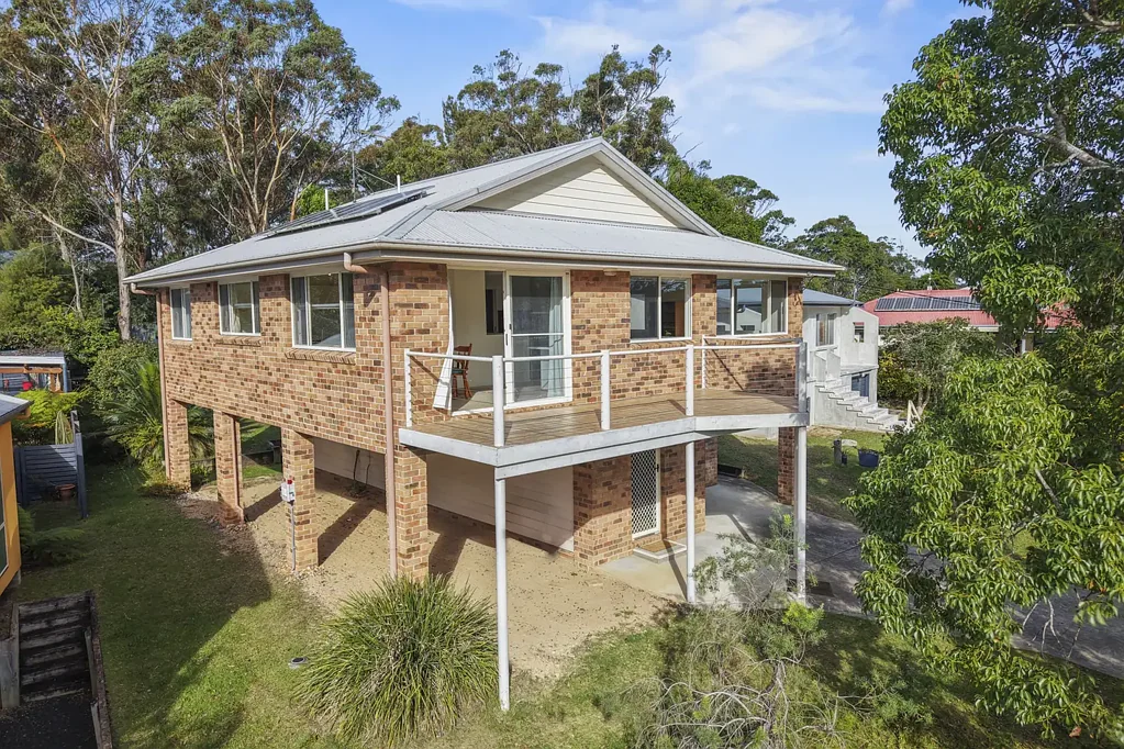 Wallaga Lake 2房  Lake Views & Lifestyle Appeal in Fairhaven