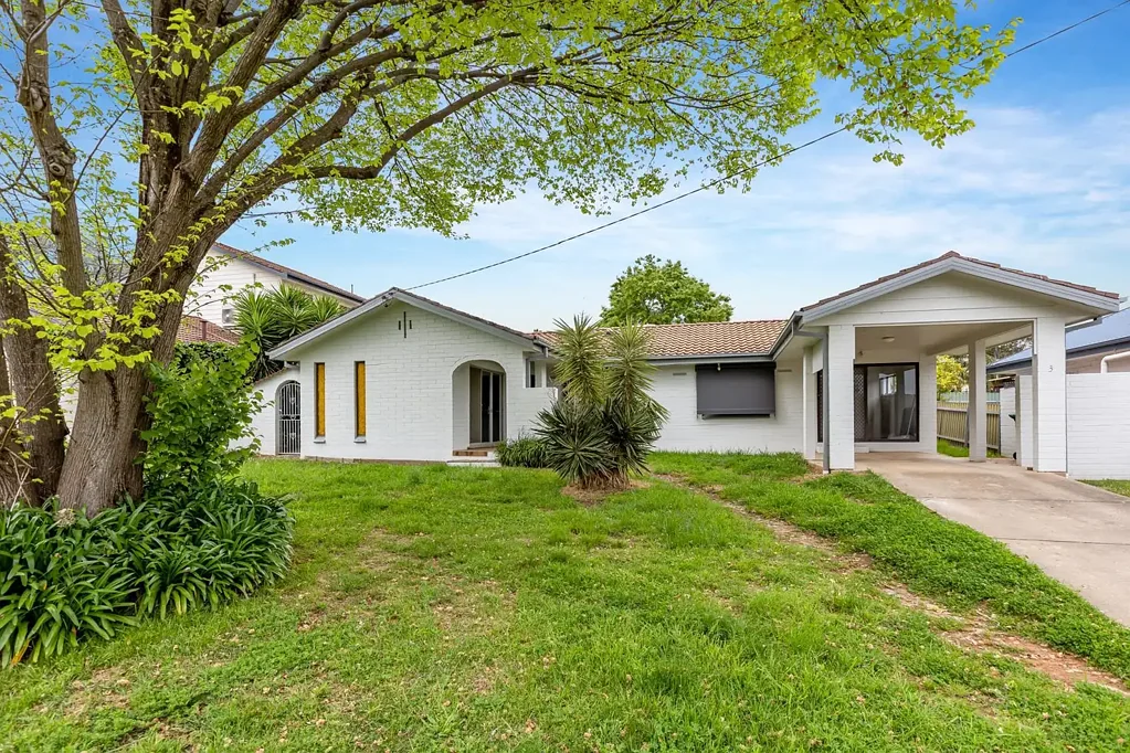 3 Lamber Street, Tolland, NSW 2650