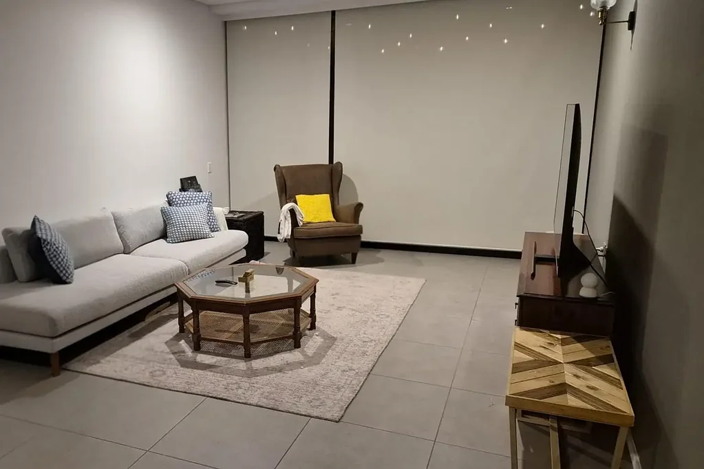 Smart Executive Living in the Heart of Lifestyle Central – Spacious, Fully Furnished Apartment