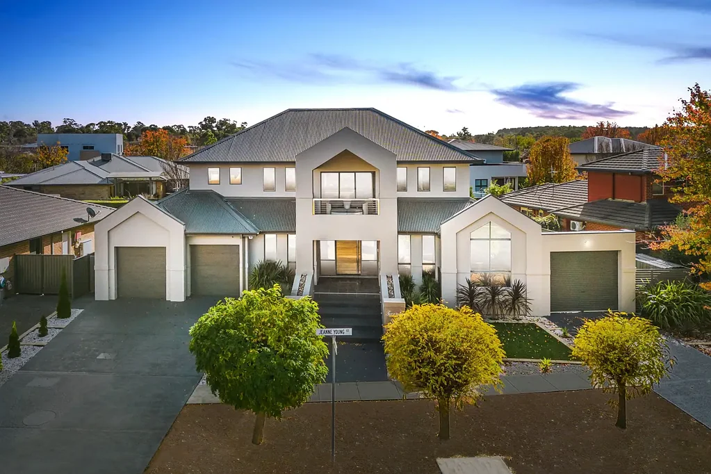 Mckellar 5Zimmer Magnificent Family Home in Blue-Chip Street