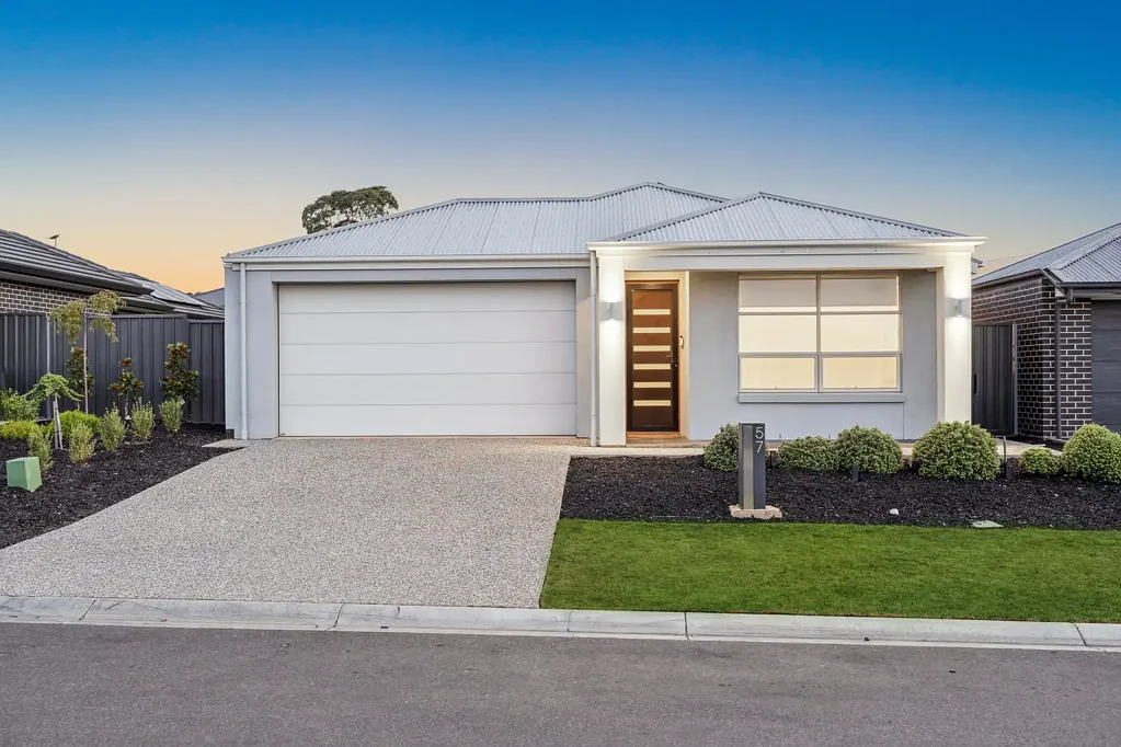 Flexible Floorplan with Multiple Living Options