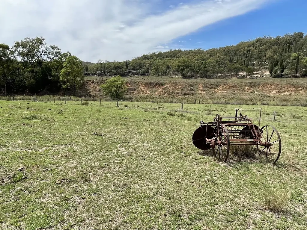 Sandy Hollow  100ACRE LIFESTYLE LOT WITH POWER AND CREEK FRONTAGE