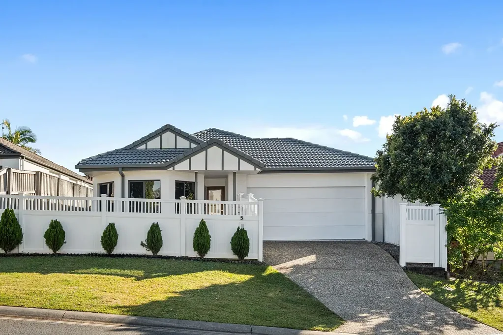 Spacious, Modern & Private Living in the Heart of Varsity Lakes