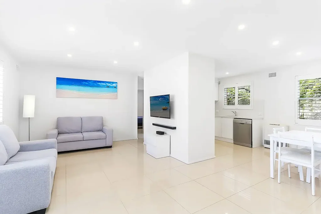 Spacious two bedroom in the heart of Vaucluse