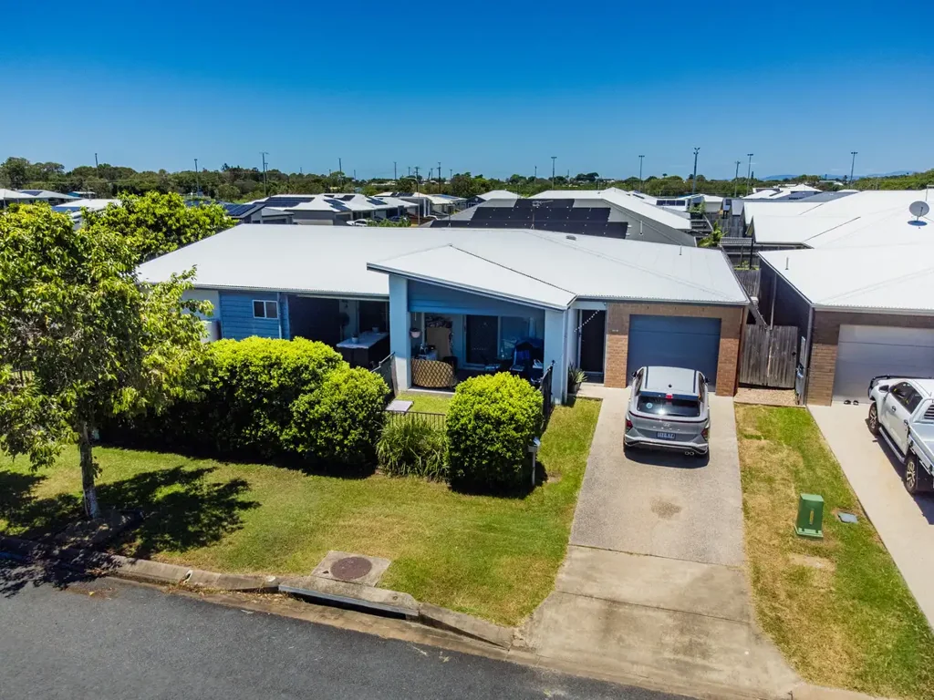 1 & 2/90 Superior Boulevard, Andergrove, QLD 4740