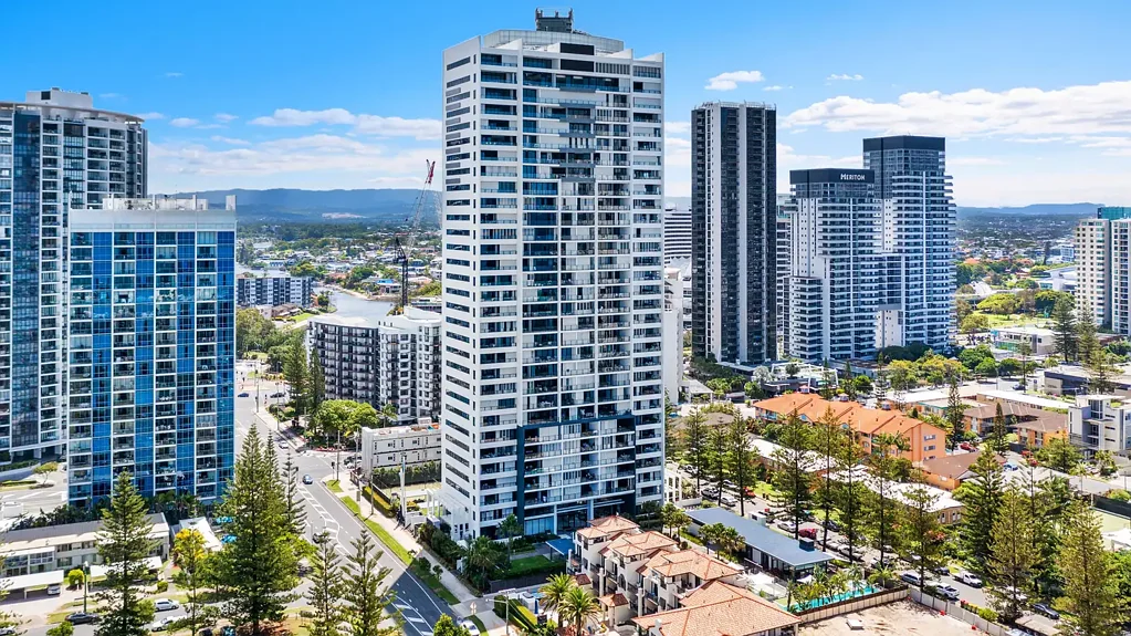 Broadbeach 2બેડરૂમ Potential 2-Bed valued at a 1-Bed Price