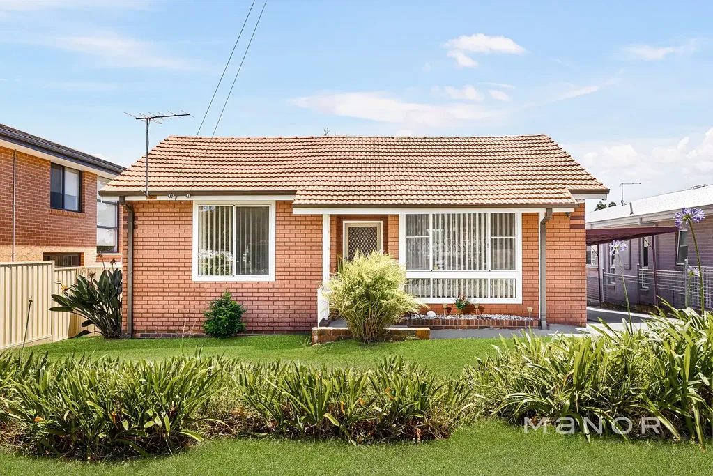Spacious & Spotlessly Presented 3-Bedroom Family Home!