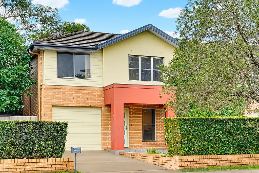 FOUR BEDROOMS - CLOSE TO TRANSPORT