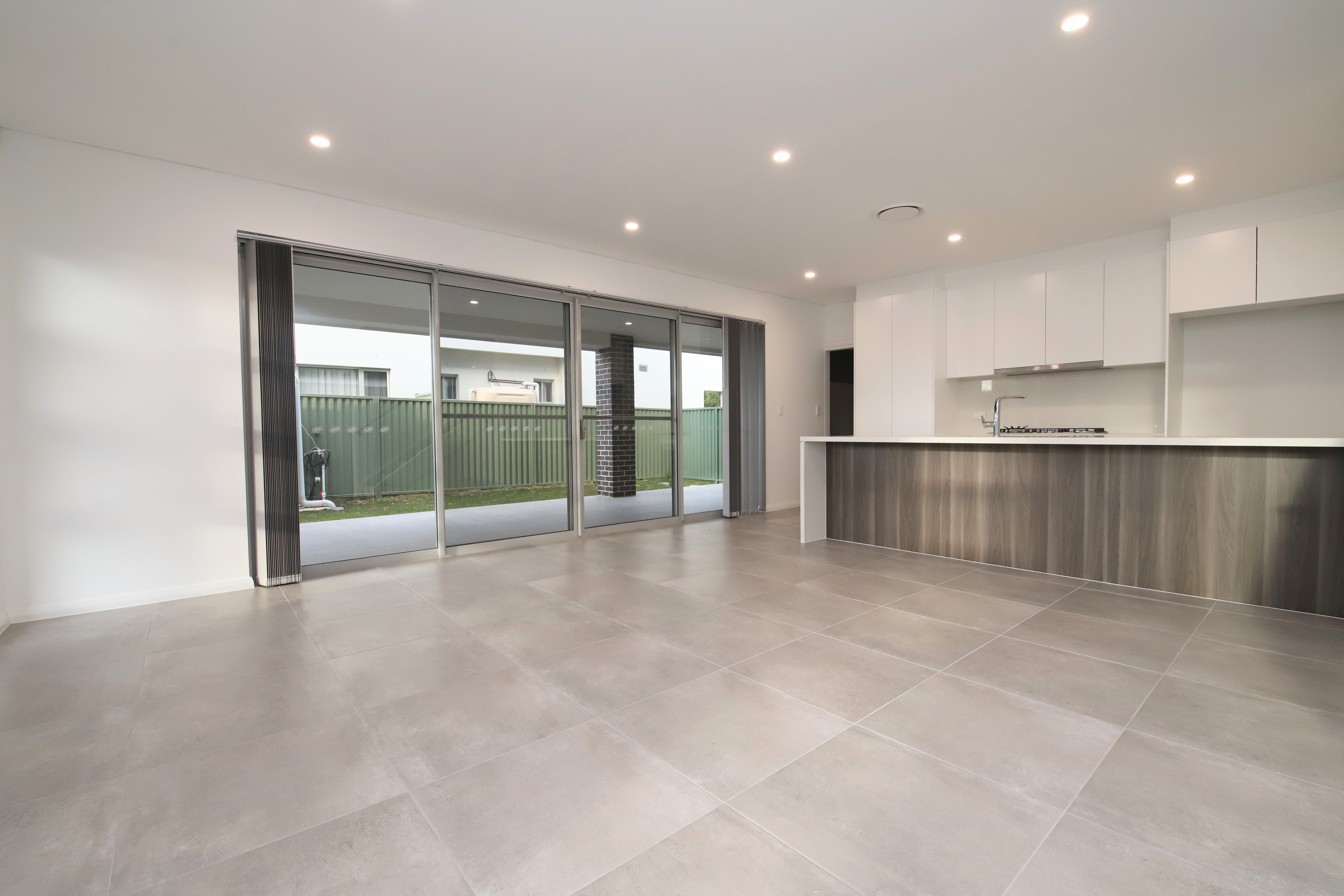 24 BROE AV, EAST HILLS NSW 2213, 0 chambres, 0 salles de bain, House