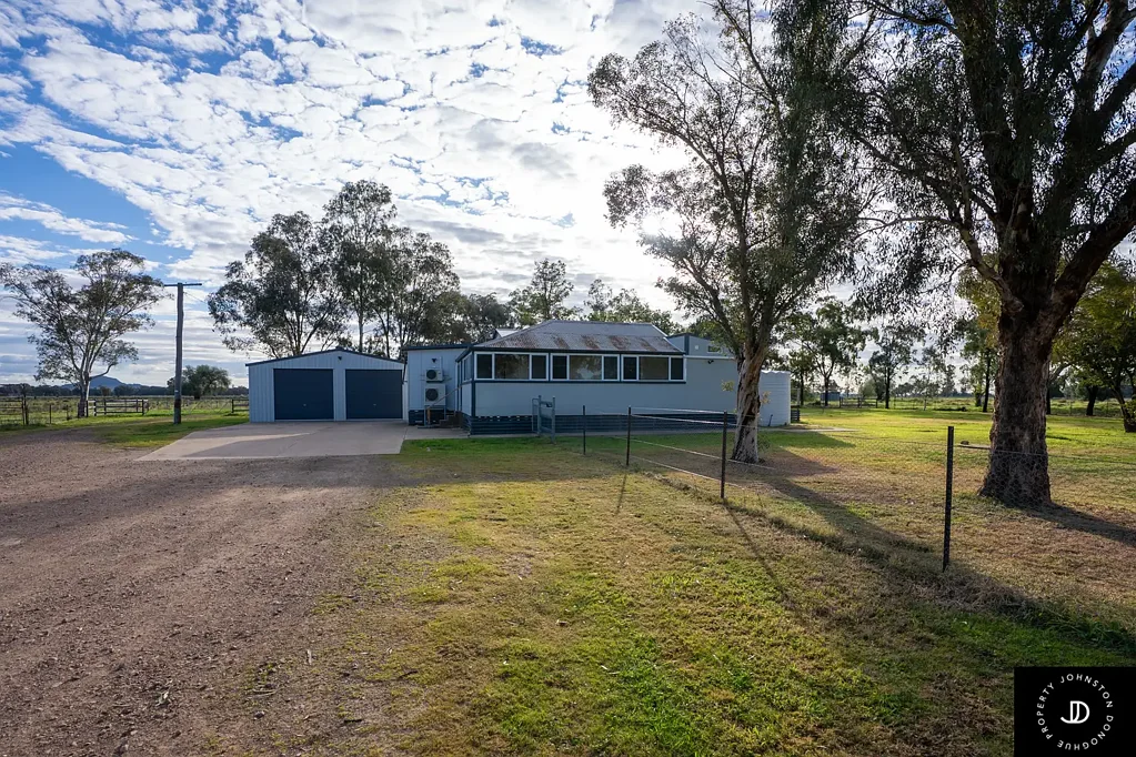 Peaceful Living, Minutes from Town