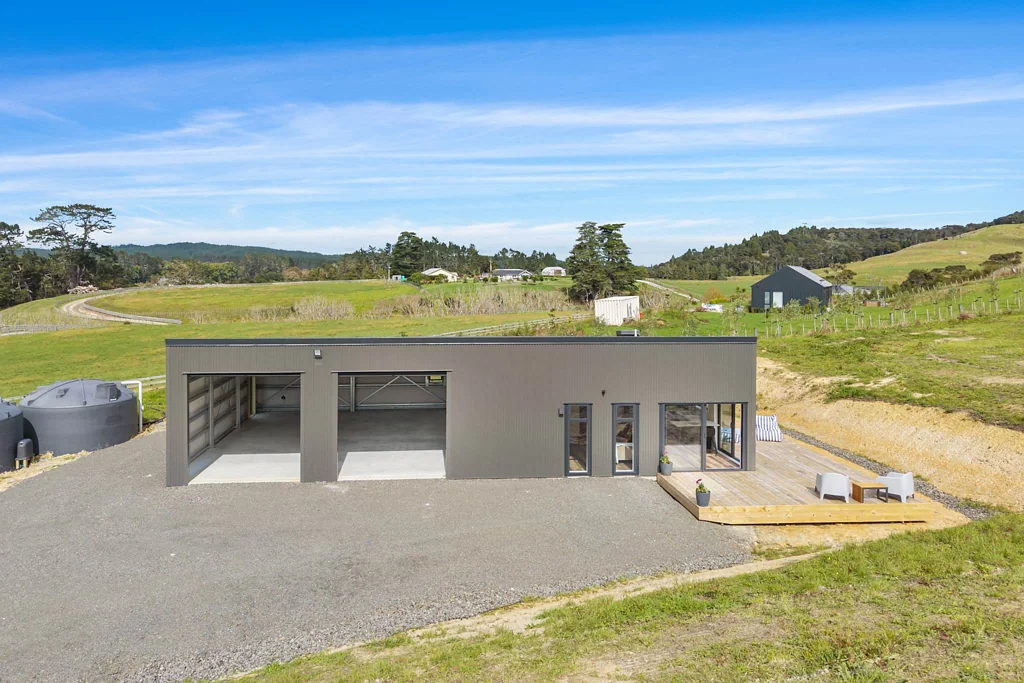 Waimauku 2Zimmer Liveable Shed + Land