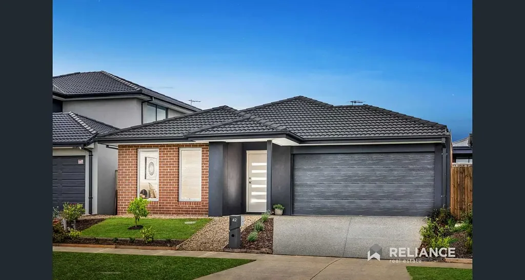 Modern Four-Bedroom Family Home in a Convenient Location