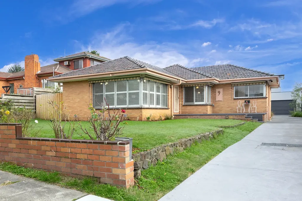 Frankston 4غرفة نوم Land-Rich Central Frankston Holding | Move In, Invest or Develop (STCA)