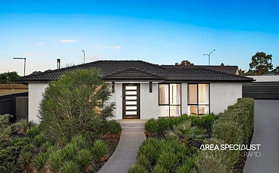 Hampton Park 3 Slaapkamer The Brief:
A Warm & Welcoming Home with Exceptional Entertaining Spaces