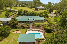 10 Riverine Court, Samford Valley