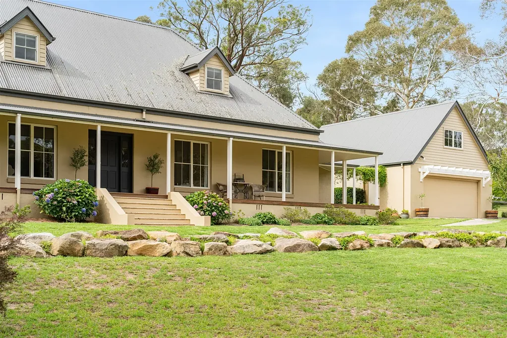 Berrima 5ਬੈੱਡਰੂਮ Craftsman-Built Home on Five Acres, Walking Distance to Berrima