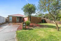 15 Silvereye Crescent, Werribee