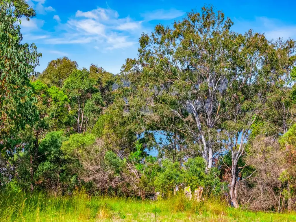 Russell Island 97 Highland Ridge Road – Elevated Block with a View!