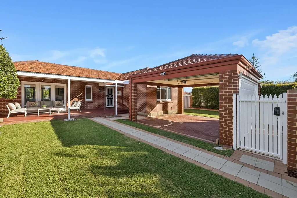 20 Walpole Street, St James, WA 6102