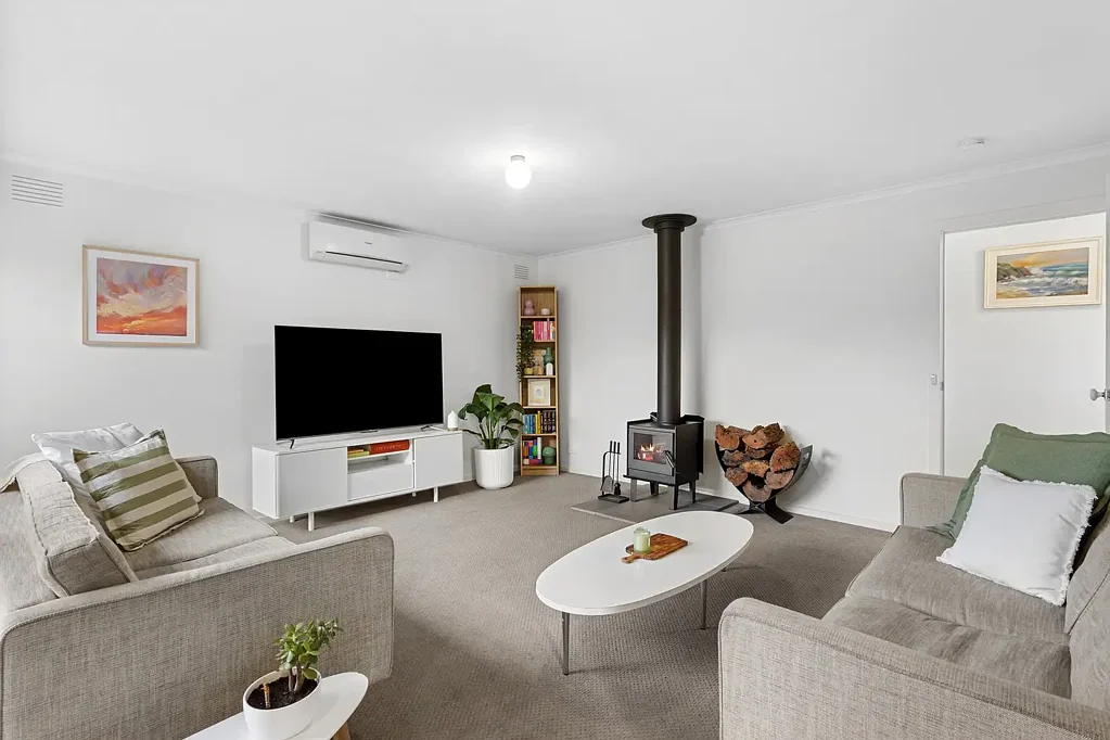 Frankston 2房 Frankston Beach近邻 私密单层设计 朝北采光佳 现代电器齐全 后院娱乐空间 Convenient Villa Living