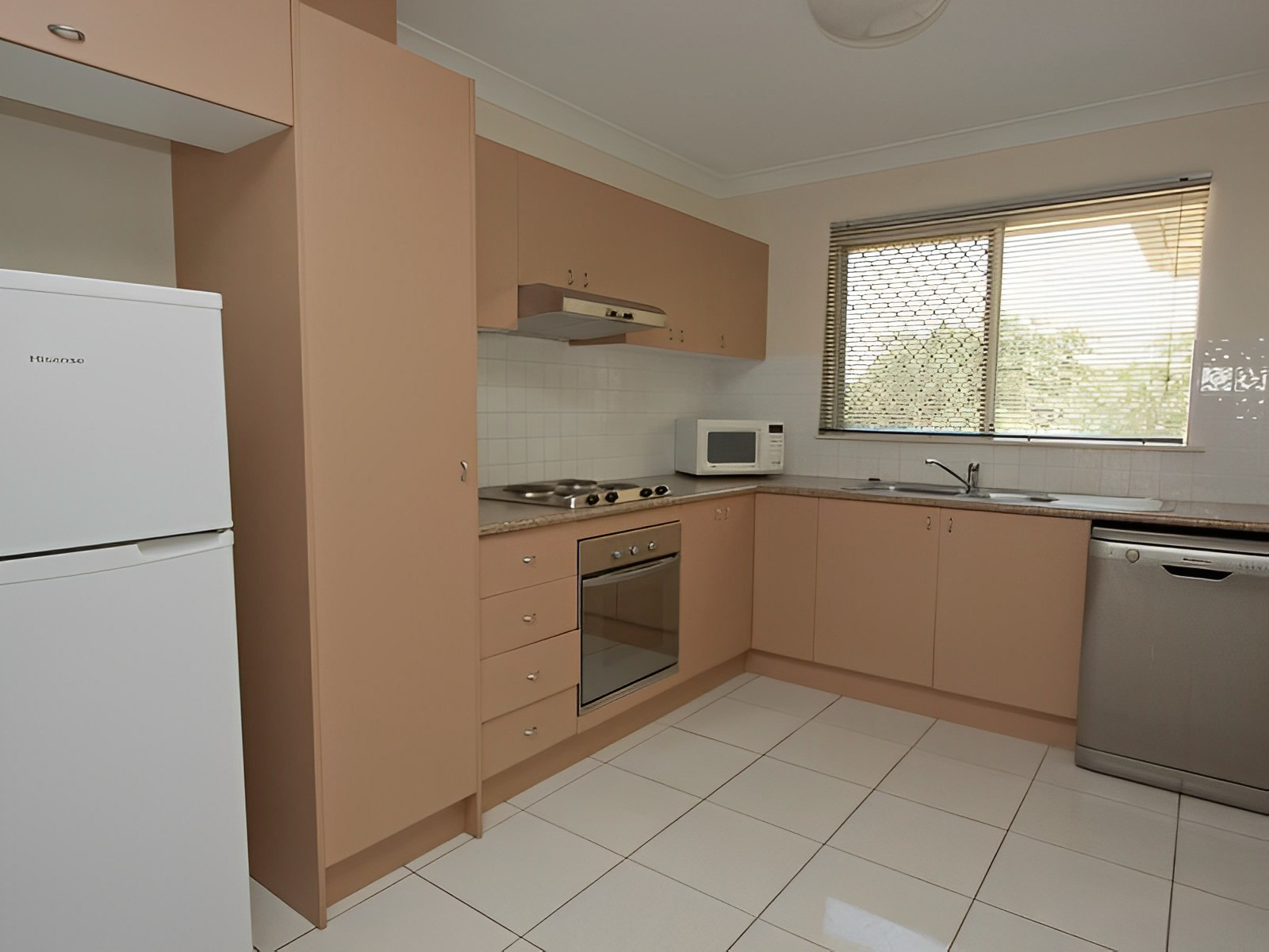 UNIT 108 90 FIRST AV, RAILWAY ESTATE QLD 4810, 0 habitaciones, 0 baños, Unit