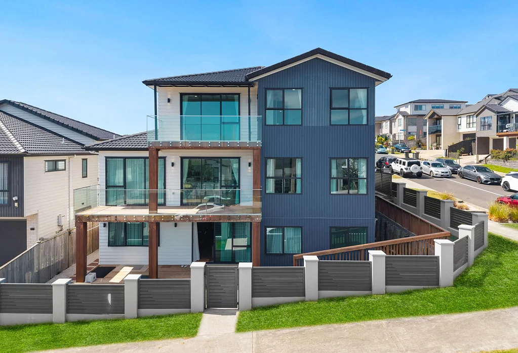 2 Drumnaconagher Road, Flat Bush, Manukau City