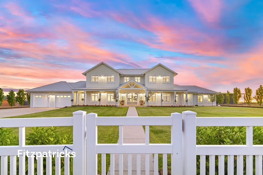 Gumly Gumly 5ਬੈੱਡਰੂਮ In a Class of its Own