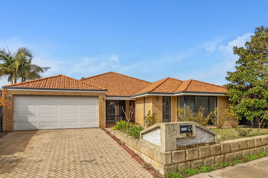 Ellenbrook 4 Bedroom Big Block, Prime Location, Endless Potential
