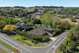 8 Regis Lane, Flat Bush