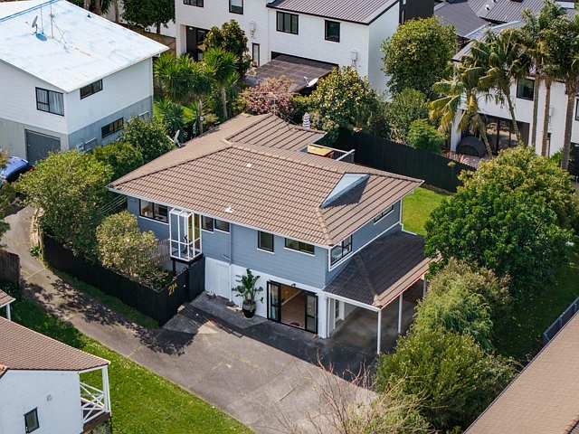 21a Leiden Place, Totara Vale, North Shore City