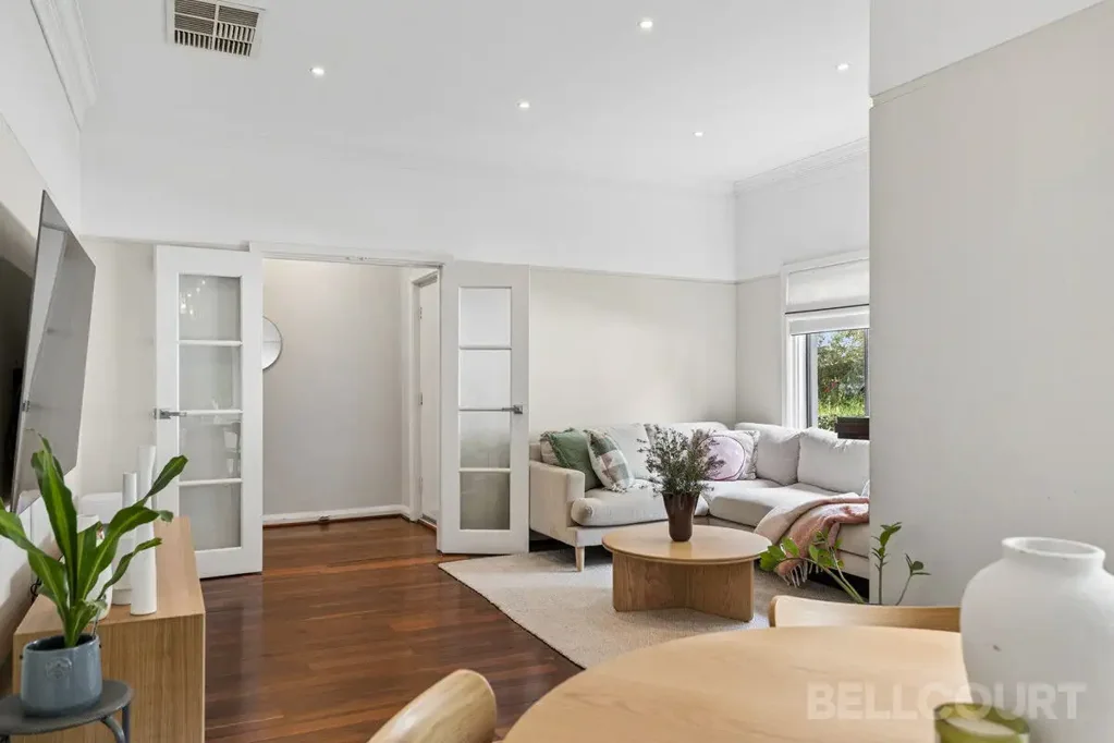 Joondanna 3 Bedroom MID CENTURY BEAUTY DESIGNED TO IMPRESS