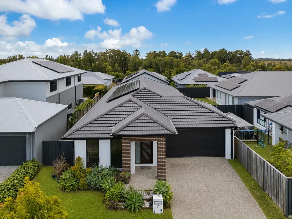 Burpengary East 4 Slaapkamer Sophisticated Family Living with Luxury Finishes