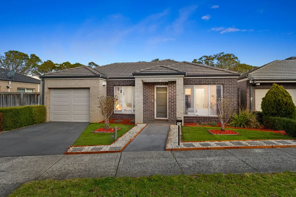 24 Chamonix Parade, South Morang, VIC 3752
