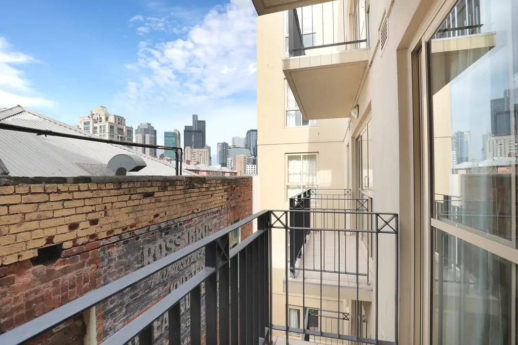 UNI AROUND THE CORNER FROM THIS LITTLE GEM