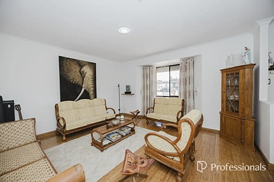 5 Beeston Crescent, Marangaroo, WA 6064, 5 slaapkamers, 2 badkamers, House