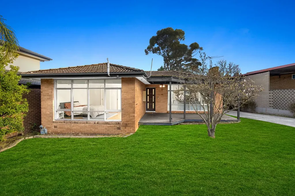 Dandenong North 2Phòng ngủ The Brief: Renovated Comfort on 602m² with Future Potential