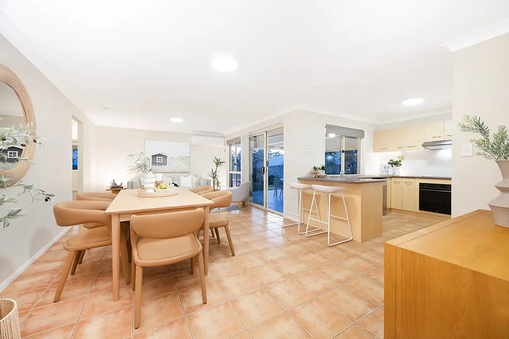 Eatons Hill 5બેડરૂમ HUGE 5 BEDROOM FAMILY HOME WITH 3 LIVING AREAS
