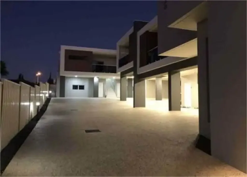 Beautiful modern 2 bedroom, 2 bathroom apartment in gated complex - Tuart Hill