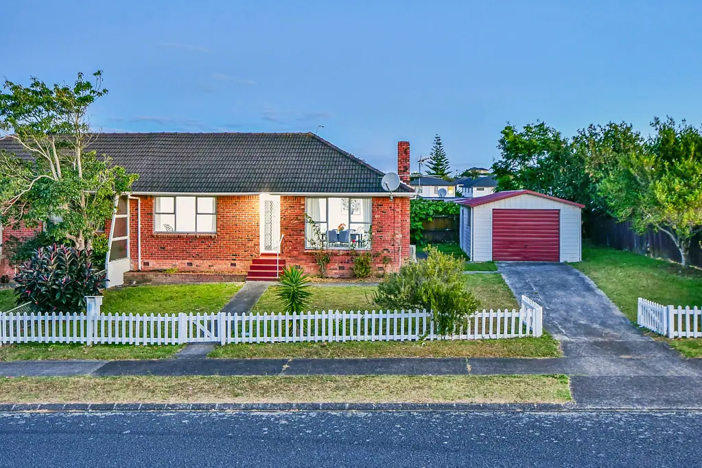 Mangere 2房  Brick & Tile Beauty - Move Straight In!
