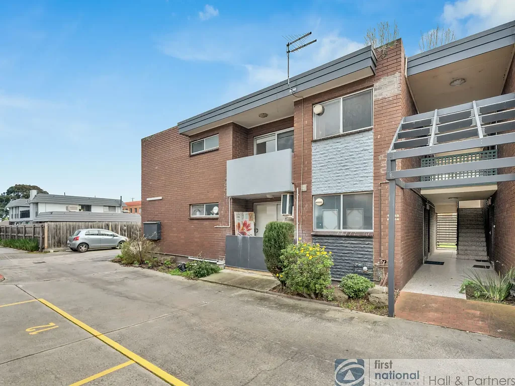 Dandenong 2房 绝佳首套房或无与伦比的投资机会 Great first home or unbeatable investment