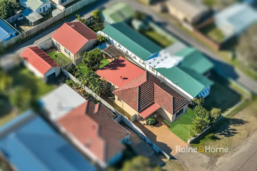 Umina Beach 3房  Versatile Coastal Opportunity with Rear Lane Access