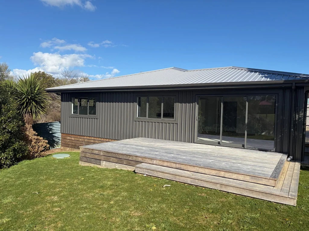 NEW LIVING IN ELTHAM