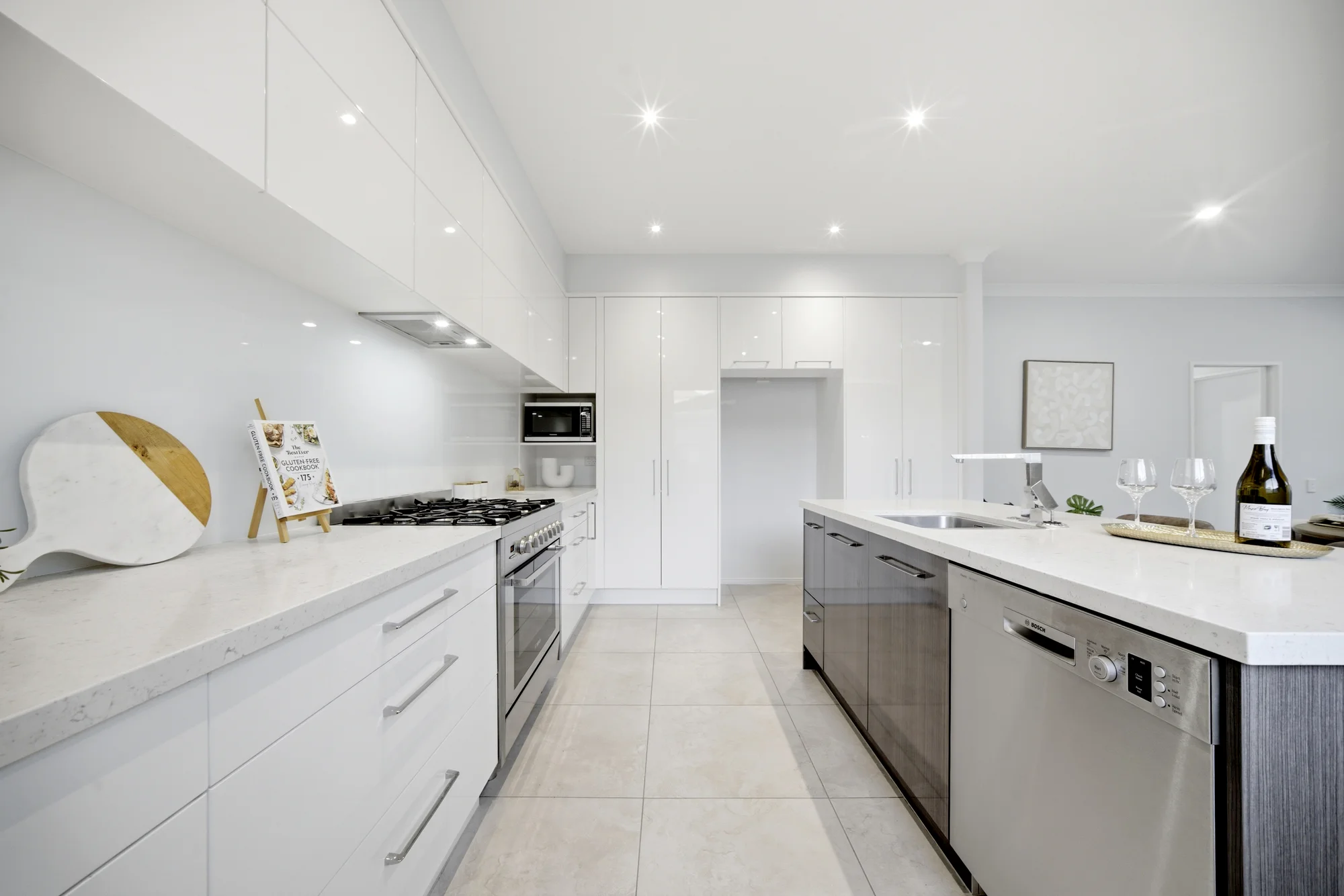 16 Darion Drive, Flat Bush, Manukau City, Auckland, 5 Bedrooms, 2 Bathrooms, House