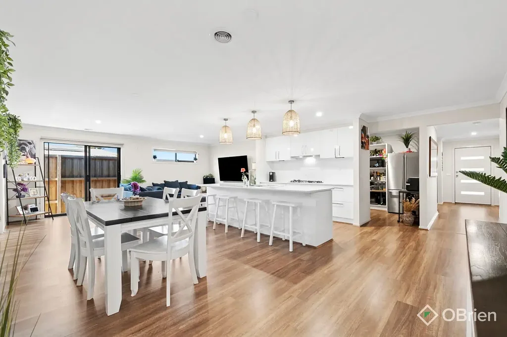 Somerville 4Moenga Contemporary Living in an Exclusive Estate! Inspect Anytime!