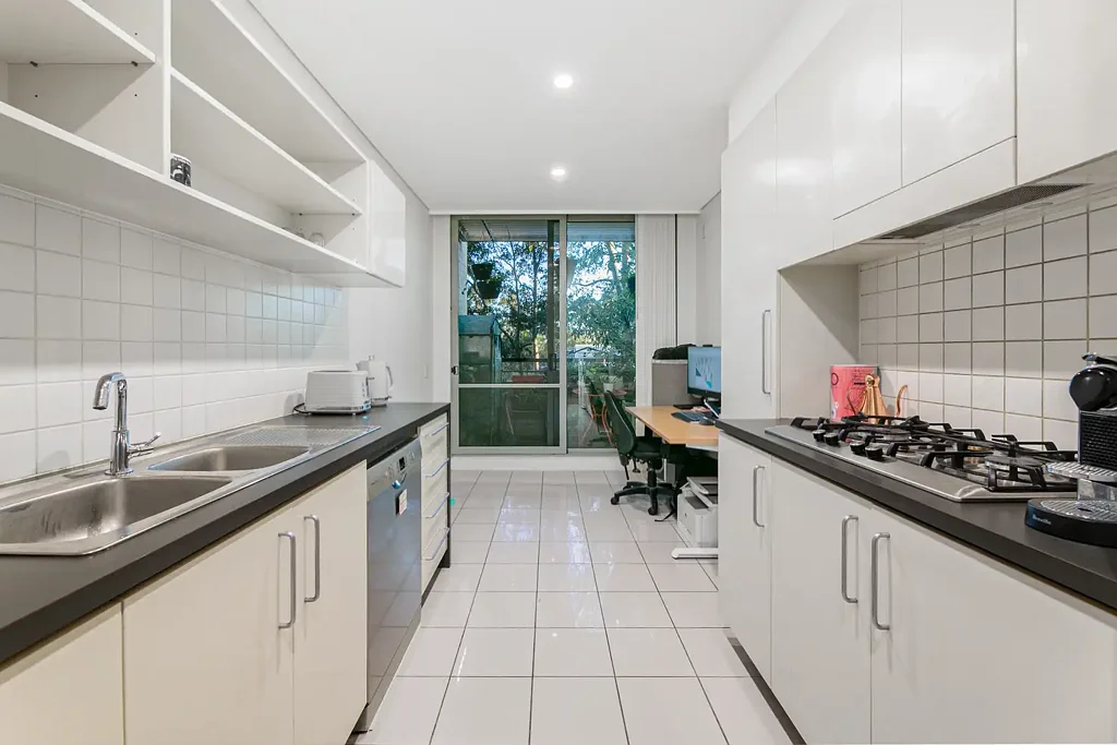 Newington 2 Bedroom Top Floor Private 2 Bedroom Apartment