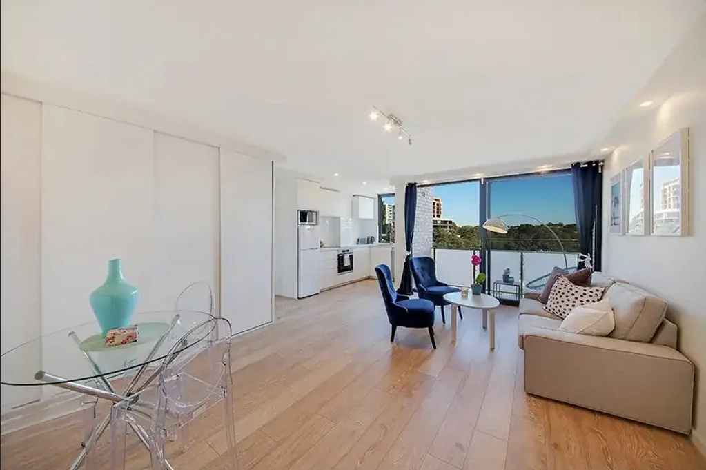 Stylish Executive Two Bedroom Apartment with Parking